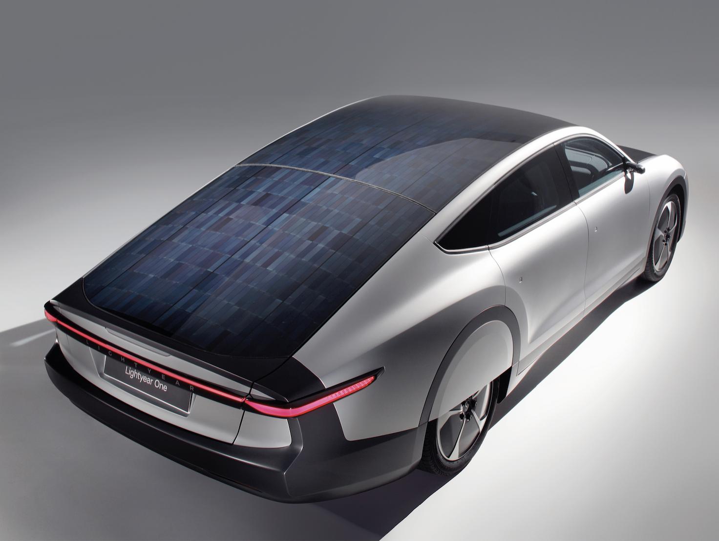 Lightyear Solar Car gets TNO's assistance in curving solar panels