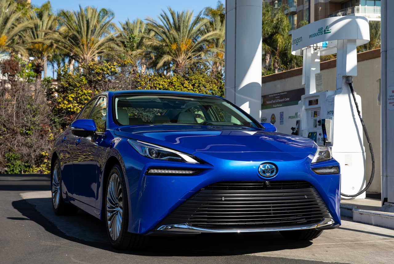 Toyota sells 1,500+ units of the Mirai in the U.S. in 2021